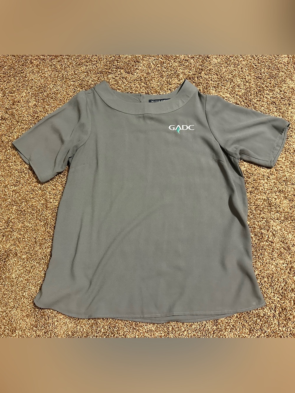 Devon & Jones Ladies' Perfect Fit™ Boat-Neck Blouse size Large